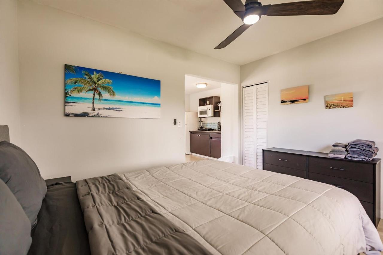 Poolfront Cottage Near Beach With Full Kitchen! Fort Myers Exterior photo